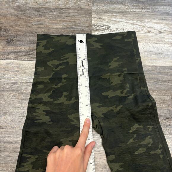 Spanx Look At Me Now Green Camouflage Womens Small Seamless Camo Yoga Leggings - Picture 6 of 10